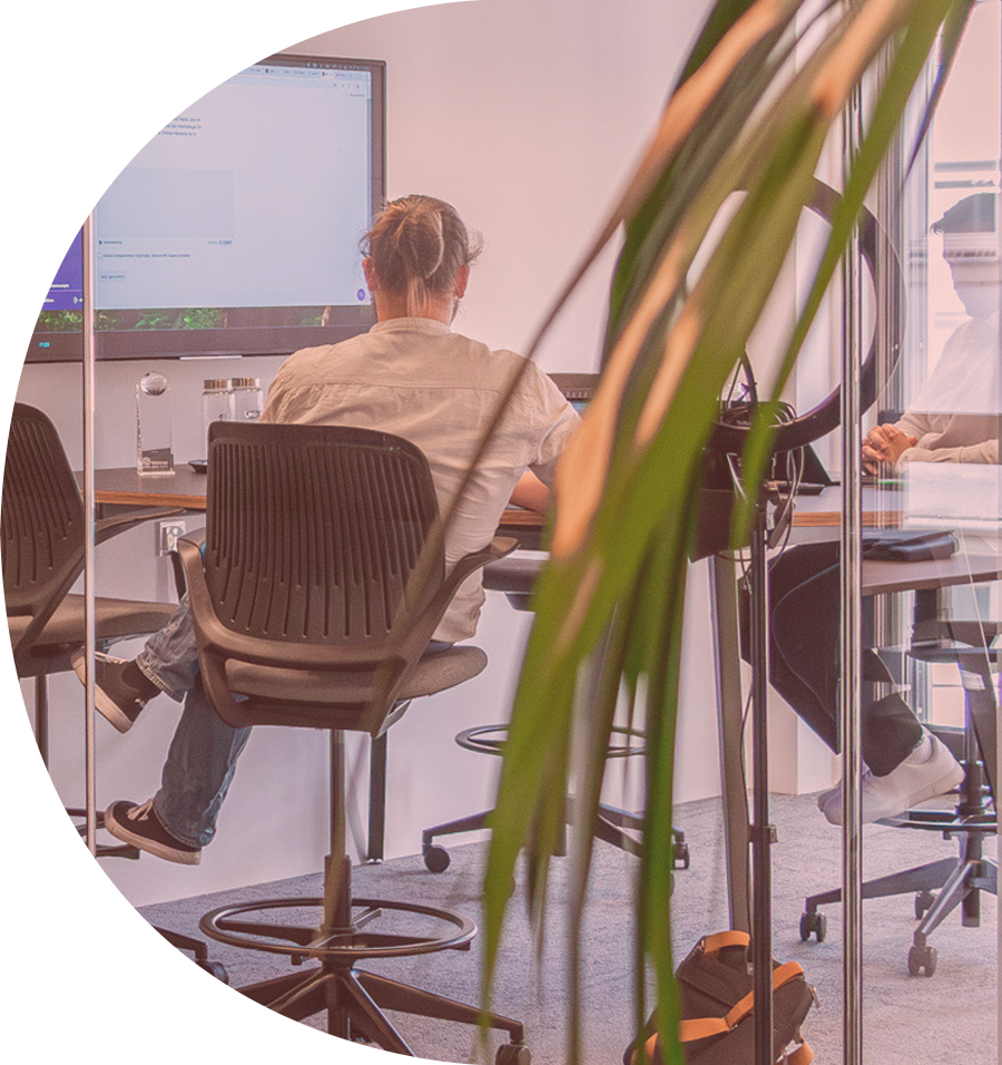 Projektmanagement am Whiteboard für den Aufbau und die Optimierung der Arbeitgebermarke mit agilen Methoden – Strategie von twentyfourtalents